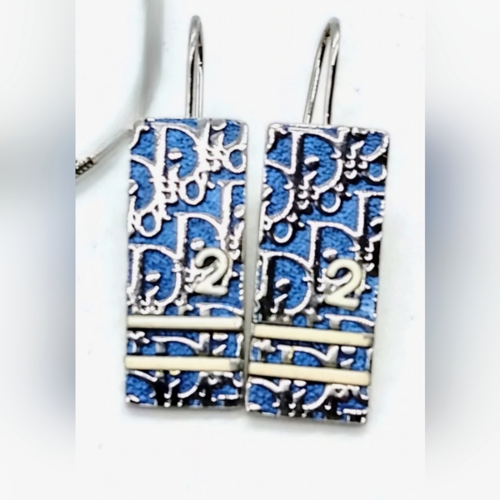 Dior authenticTrotter 2. Patterned Earrings! Excellent vintage pierced earrings!